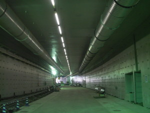 トンネル建設中の内部換気用ダクト設備